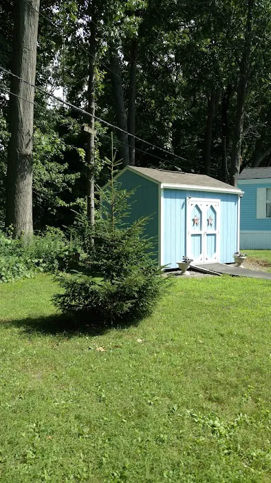 East Avenue - Forest Lawn MHC Picture 6