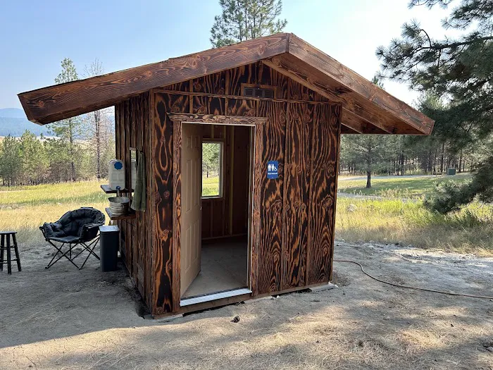Lazy C Mini RV Park/Campground & Airbnb Picture 2