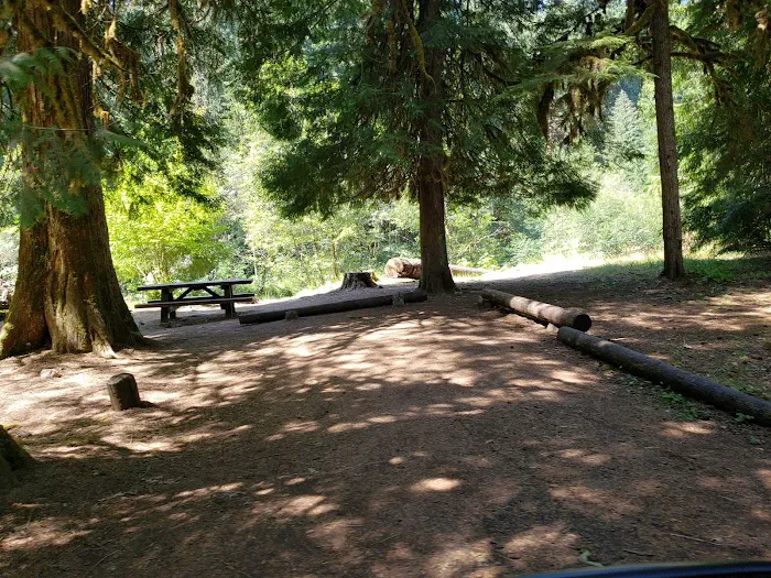 Riverside Campground Picture 7