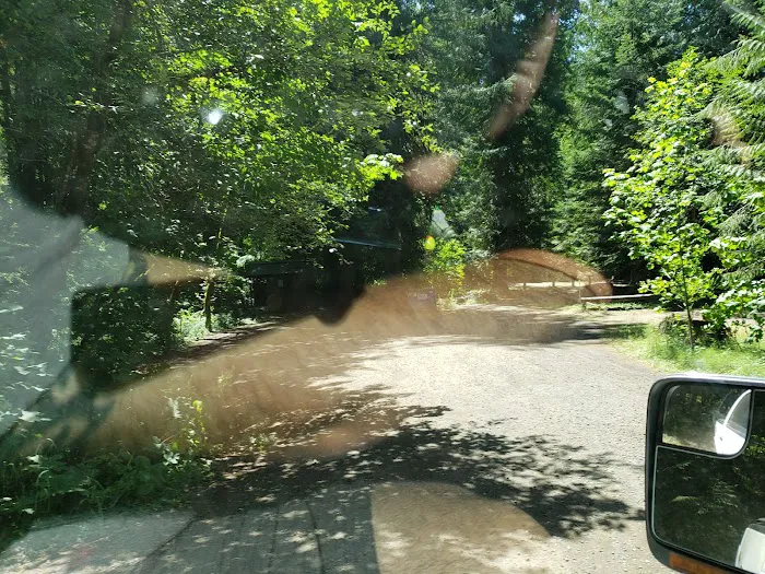 Riverside Campground Picture 5