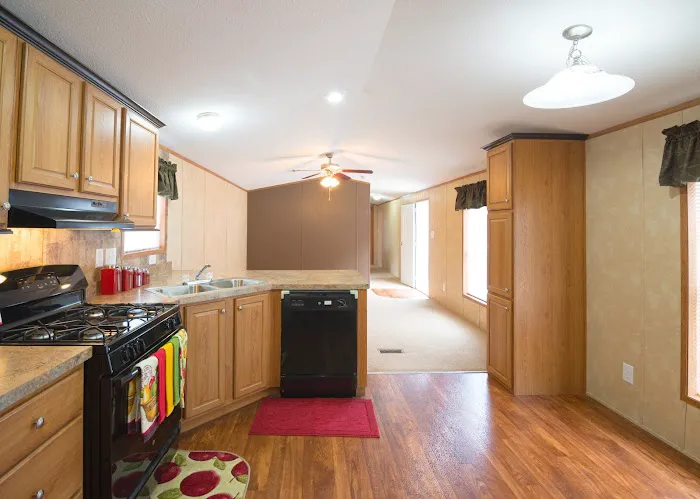 Forest Park Mobile Home Community Picture 4