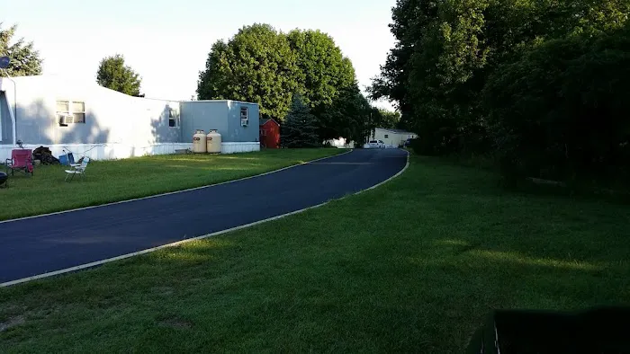 Maple Ridge Mobile Home Park Picture 3