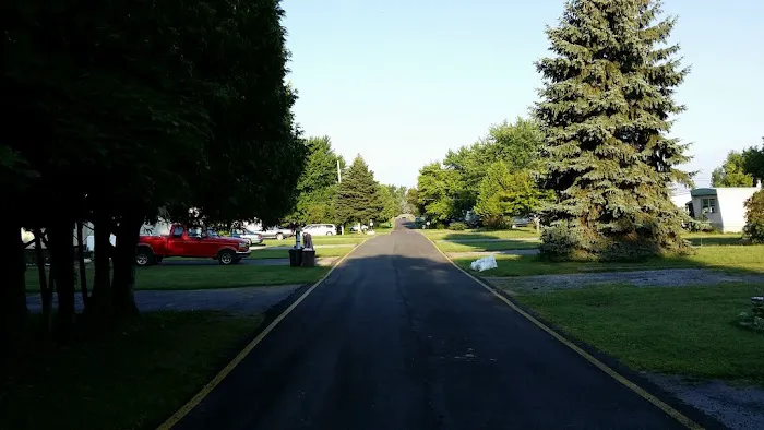 Maple Ridge Mobile Home Park Picture 6