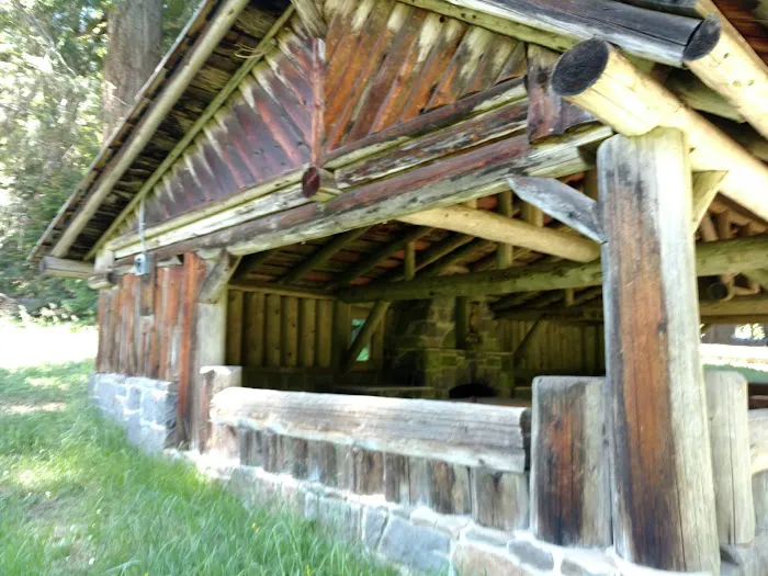 Bear Springs Group campground Picture 3