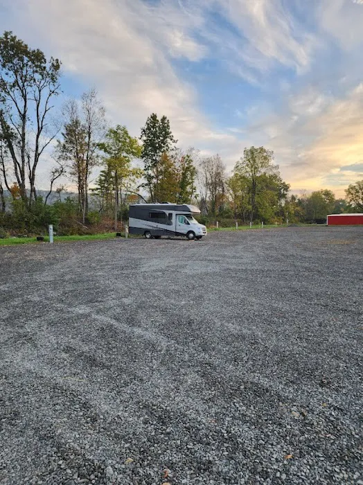 Rusted Acres RV Park Picture 5