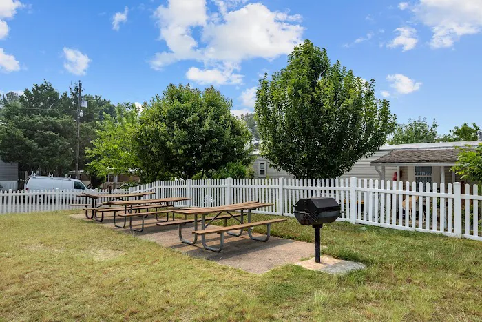 Bel Air Mobile Home Community Picture 8
