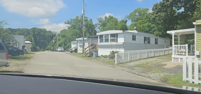 Featherstone Mobile Home Park Picture 9