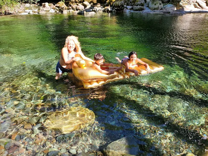 Shady Cove Campground Picture 5