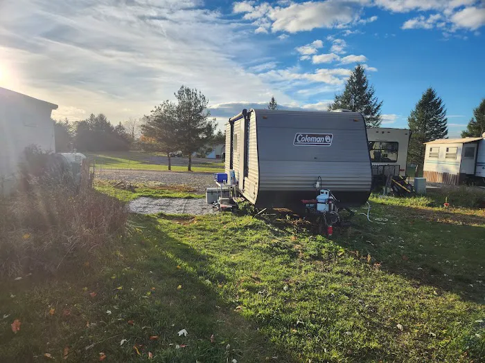 Golden Mobile Home and RV Park Picture 4