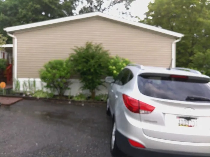 Holiday Mobile Estates Picture 6