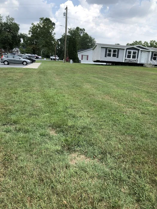 Holiday Mobile Estates Picture 10