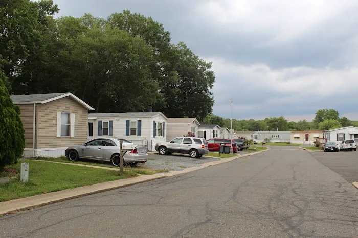 Flower Village Mobile Home Park Picture 6