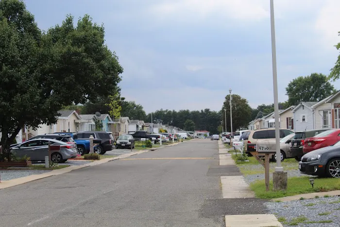 Flower Village Mobile Home Park Picture 10