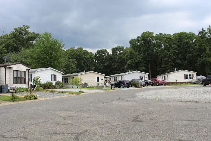 Flower Village Mobile Home Park Picture 7