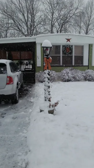 Applewood Mobile Home Estate Picture 3