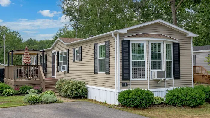 Maplewood Manor Picture 9