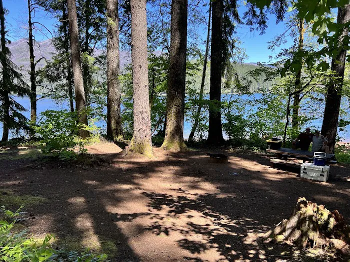 Southshore on Detroit Lake Picture 10