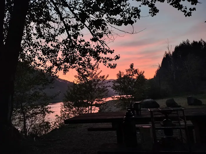 Santiam Flats Campground Picture 7