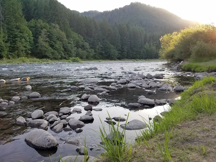Santiam Flats Campground Picture 9