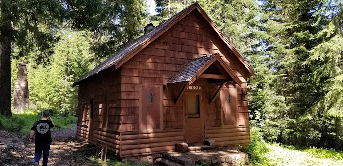 Clackamas Lake Historic Ranger Station Picture 4