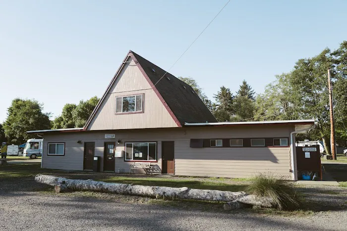 Wallicut River RV and Campground Resort Picture 3