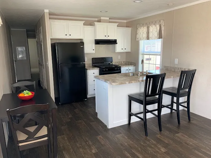 Shamrock Mobile Home & RV Park Picture 8