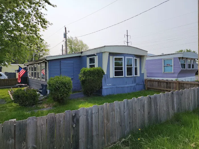 Shamrock Mobile Home & RV Park Picture 3