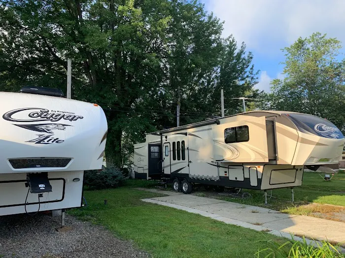 Shamrock Mobile Home & RV Park Picture 9