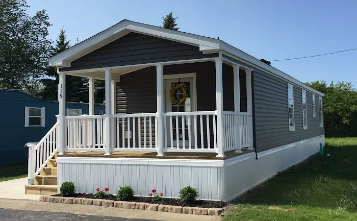 Shamrock Mobile Home & RV Park Picture 4