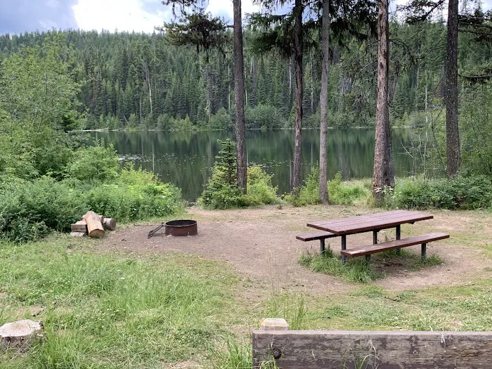 Davis Lake Campground Picture 6