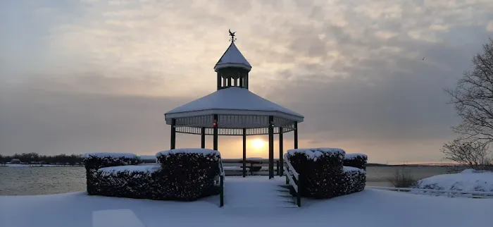 Lynch Park River Point Picture 1