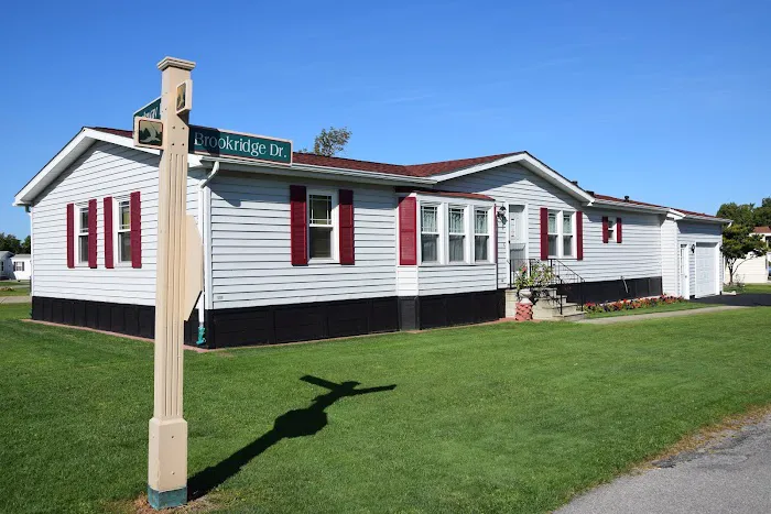 Eagle Crest Manufactured Home Community Picture 4