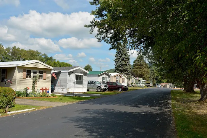 Colonial Village Manufactured Home Community Picture 6