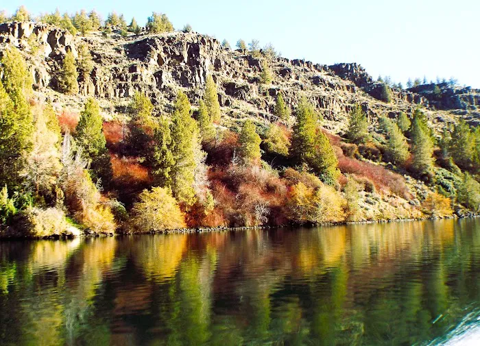 Pelton Park Store & Marina On Lake Simtustus Picture 9