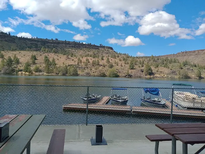 Pelton Park Store & Marina On Lake Simtustus Picture 7