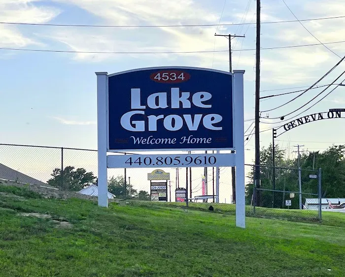 Lake Grove Park Picture 9