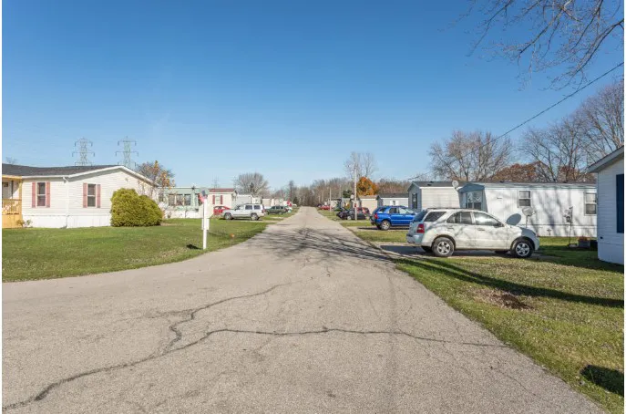 Whispering Willow Mobile Home Community Picture 5