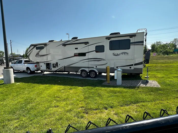 Love's RV Hookup Picture 9