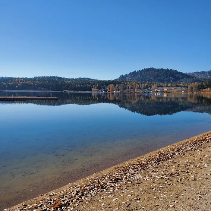Waitts Lake Resort and Cabins Picture 1