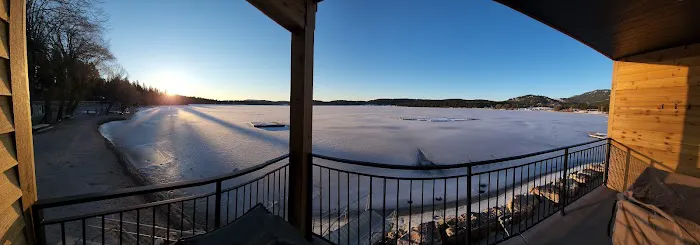 Waitts Lake Resort and Cabins Picture 4