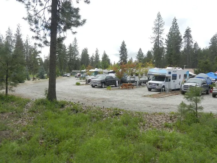 Chewelah Golf and Country Club RV Park Picture 3