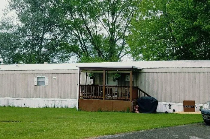 Scenic Mobile Home Park Picture 7