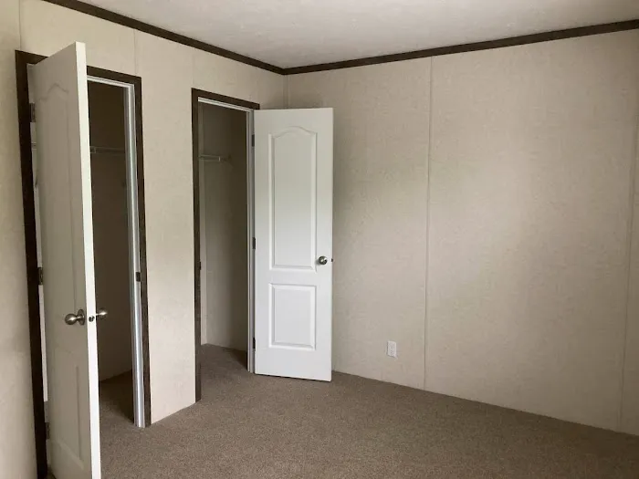 Valley Mobile Home Park Picture 8