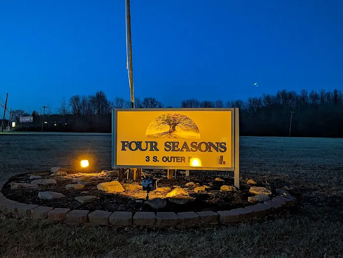 Four Seasons Mobile Home Park Picture 4