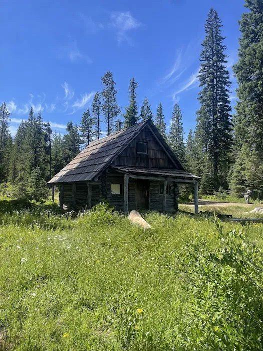Olallie Meadows Cabin Picture 5