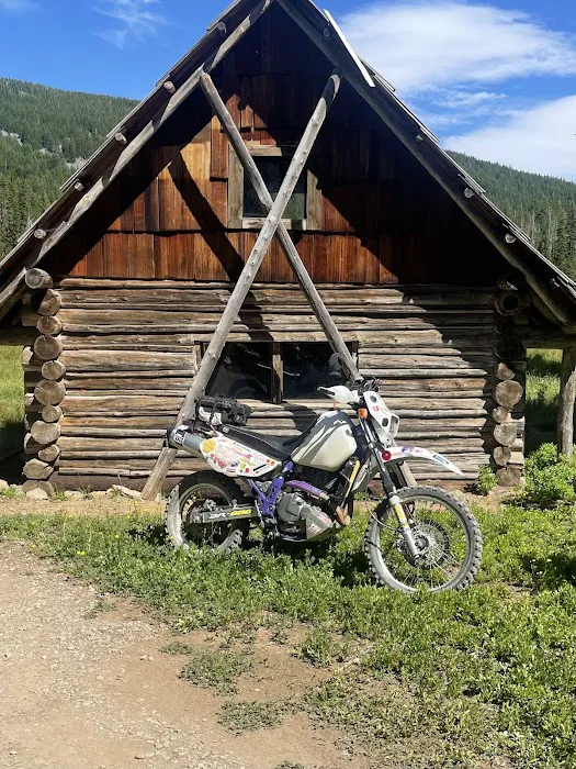 Olallie Meadows Cabin Picture 4