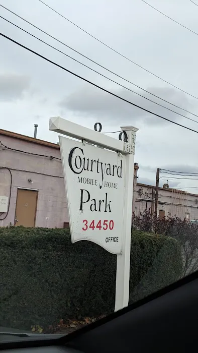 Courtyard Mobile Home Park Picture 3