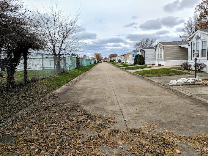 Courtyard Mobile Home Park Picture 5