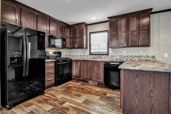 Maplecroft Manufactured Home Community Picture 2