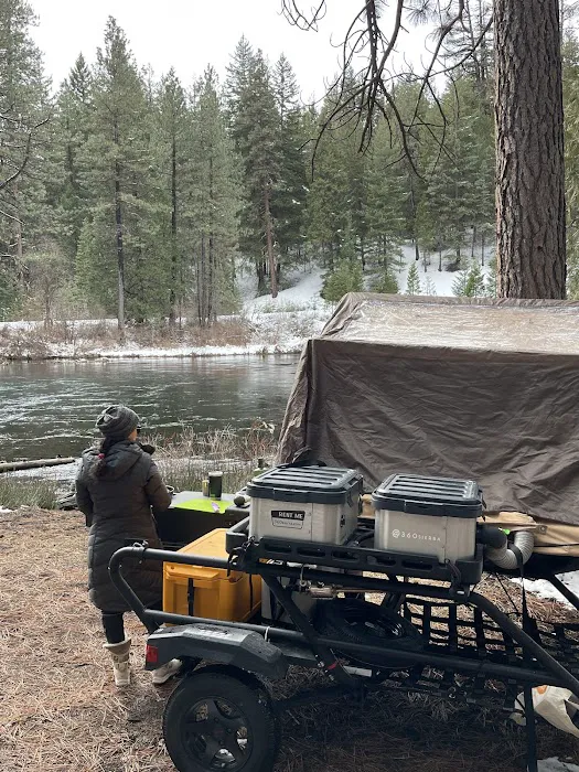 Camp Sherman Campground Picture 8